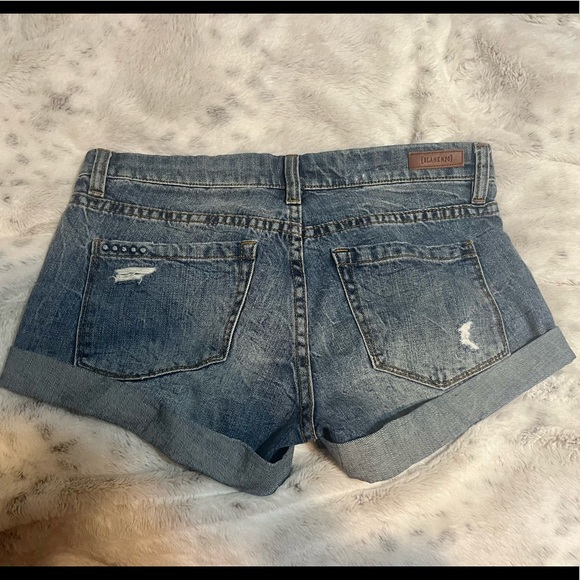 BLANK NYC SIZE 25 ROLL OVER BLUE DENIM SHORTS - Picture 2 of 3